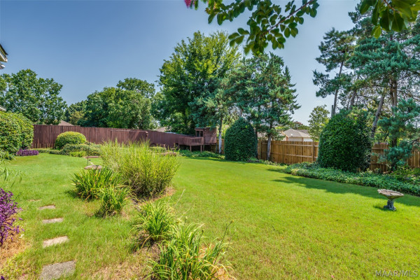1813 Chenoweth Lane