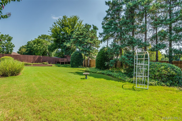 1813 Chenoweth Lane