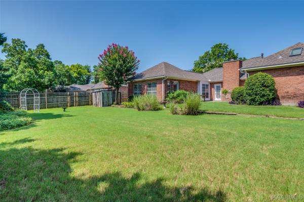1813 Chenoweth Lane