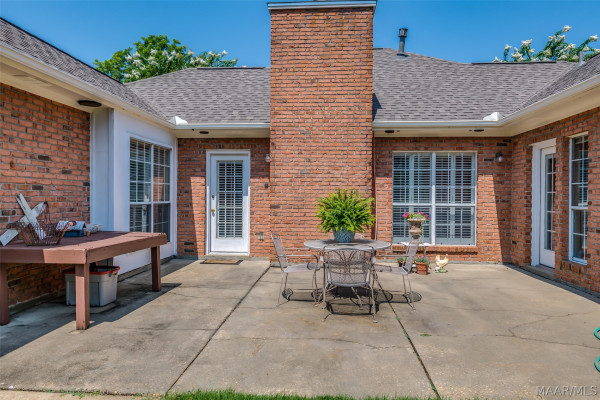1813 Chenoweth Lane