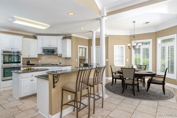 6100 HENLEY HEDGE Court
