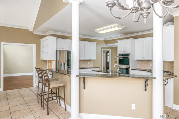 6100 HENLEY HEDGE Court