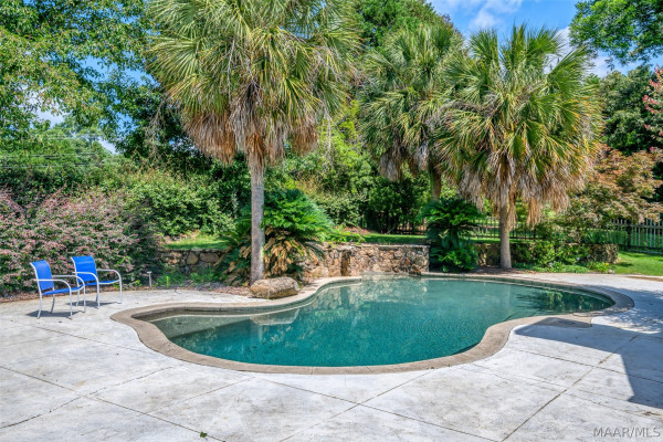 6100 HENLEY HEDGE Court