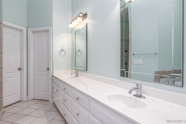 6100 HENLEY HEDGE Court