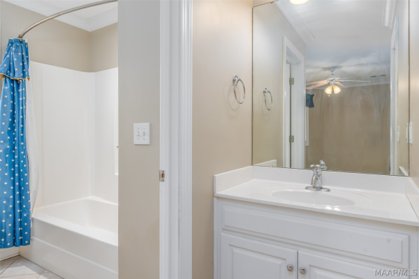 6100 HENLEY HEDGE Court