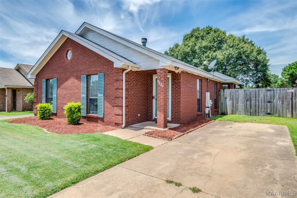 6825 Canter Trail