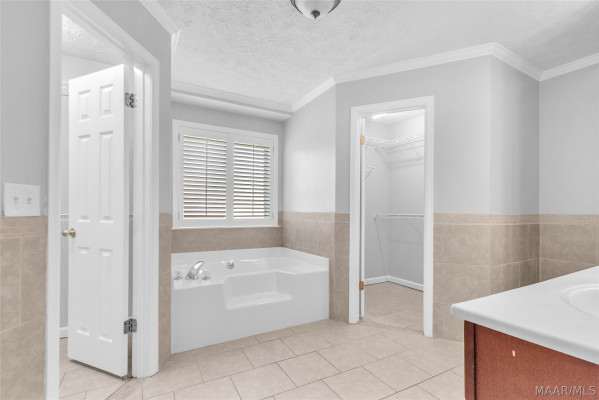 1849 Woodmere Loop