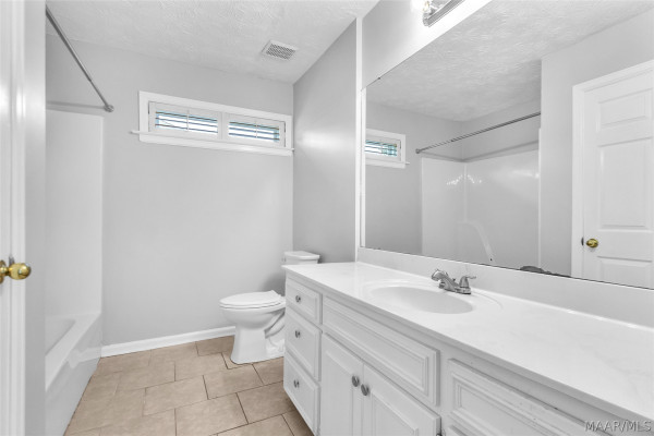 1849 Woodmere Loop