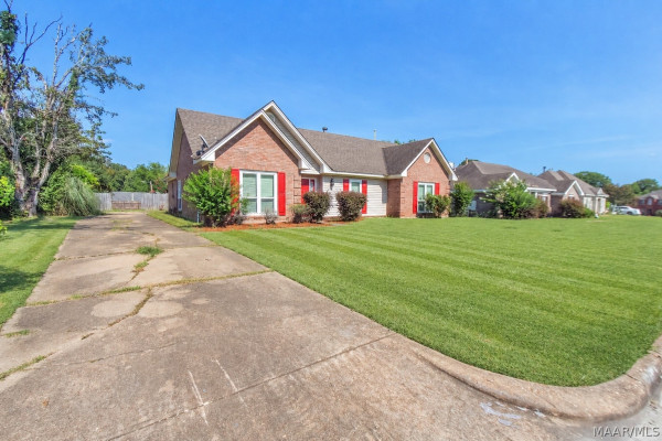 1849 Woodmere Loop