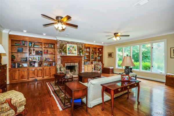 9171 VAUGHN Road