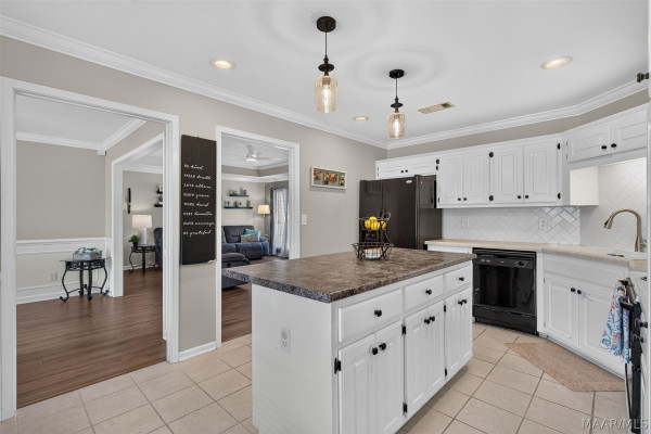 8212 Parkview Court