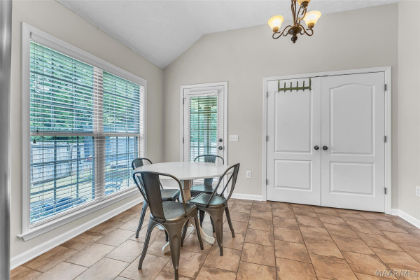 190 RIDGEVIEW Drive