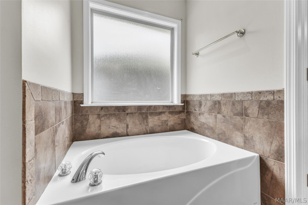 190 RIDGEVIEW Drive
