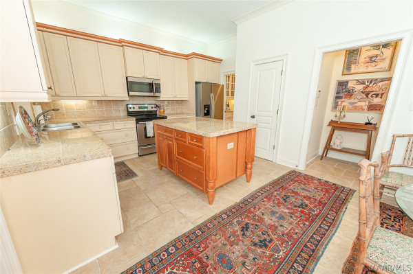 3408 Oak Grove Circle