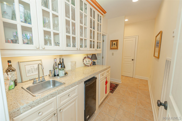 3408 Oak Grove Circle