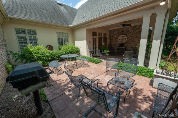 3408 Oak Grove Circle