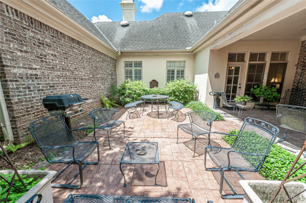3408 Oak Grove Circle
