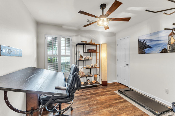1680 Hawthorne Lane