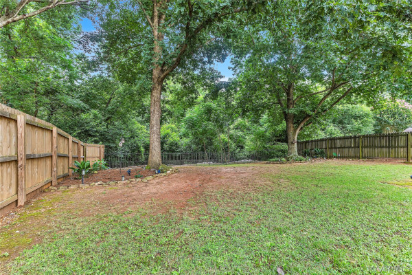 1680 Hawthorne Lane