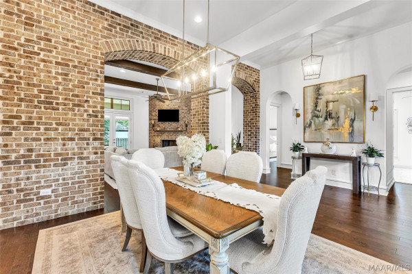 8901 Crescent Lodge Drive