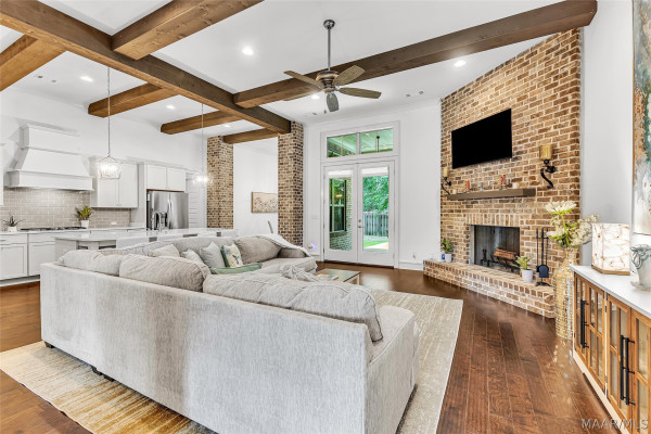 8901 Crescent Lodge Drive