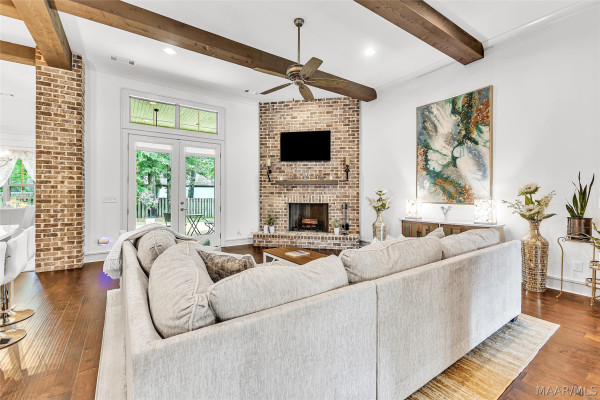 8901 Crescent Lodge Drive