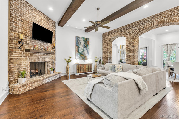 8901 Crescent Lodge Drive