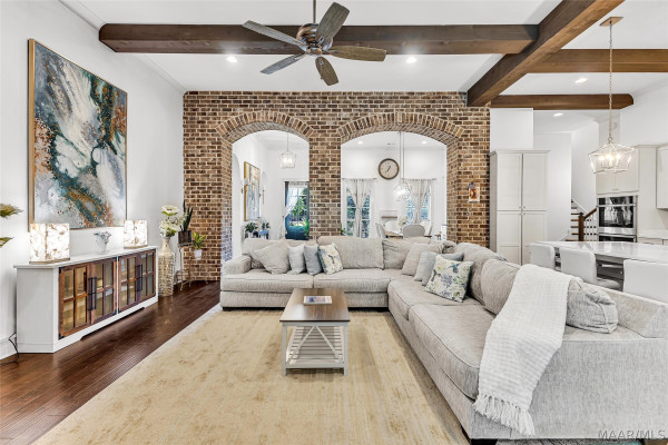 8901 Crescent Lodge Drive
