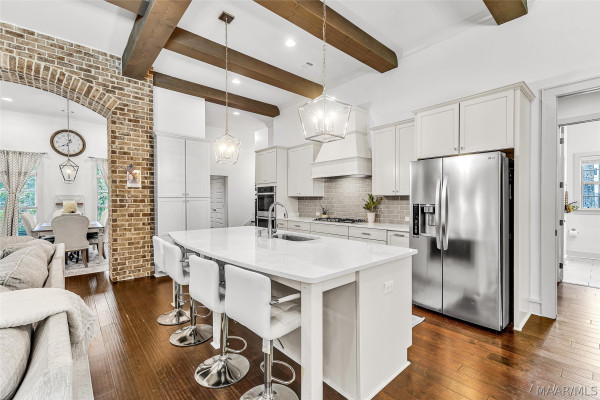 8901 Crescent Lodge Drive