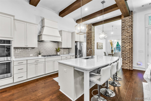 8901 Crescent Lodge Drive