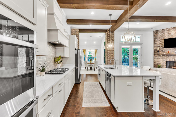 8901 Crescent Lodge Drive
