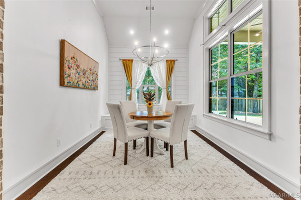 8901 Crescent Lodge Drive