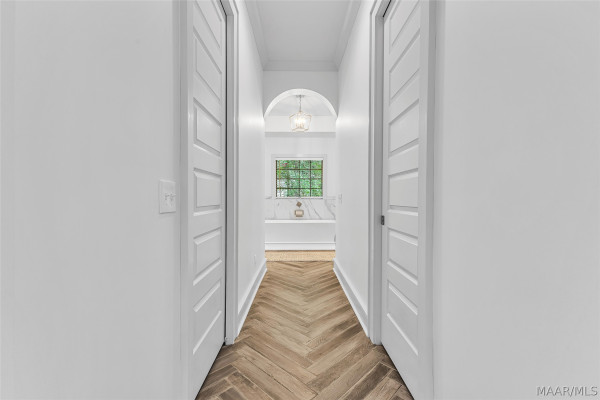 8901 Crescent Lodge Drive