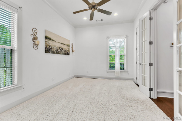 8901 Crescent Lodge Drive