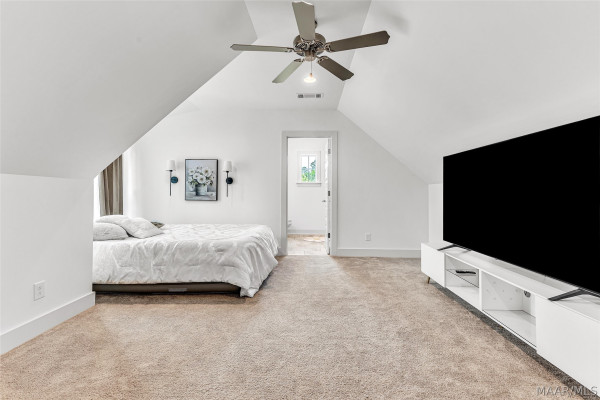 8901 Crescent Lodge Drive