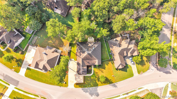 8901 Crescent Lodge Drive
