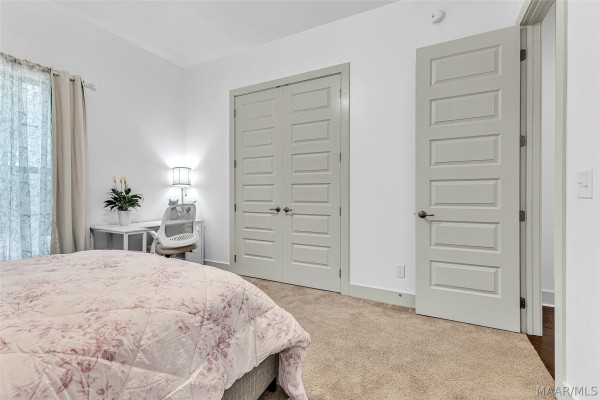 8901 Crescent Lodge Drive