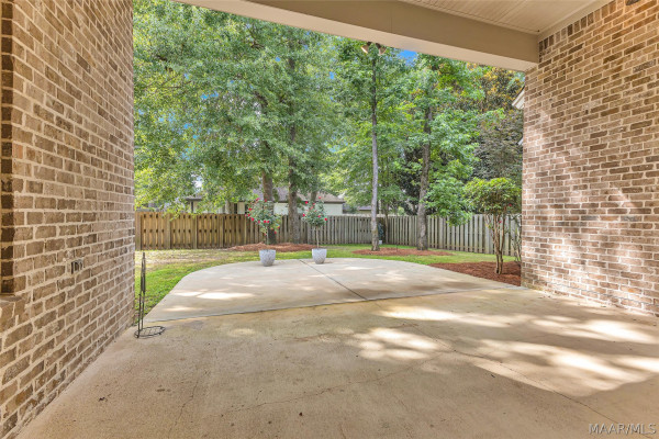 8901 Crescent Lodge Drive