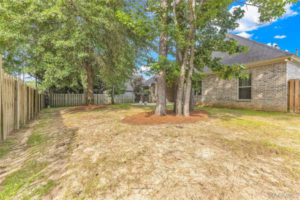 8901 Crescent Lodge Drive