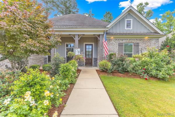 8901 Crescent Lodge Drive