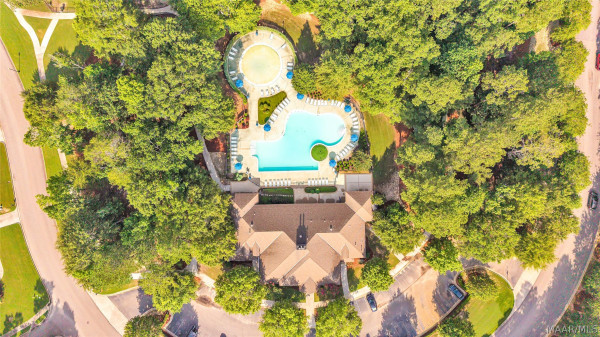 8901 Crescent Lodge Drive
