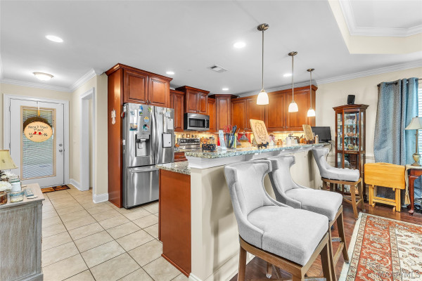 271 Meadowview Lane