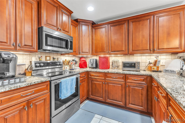 271 Meadowview Lane