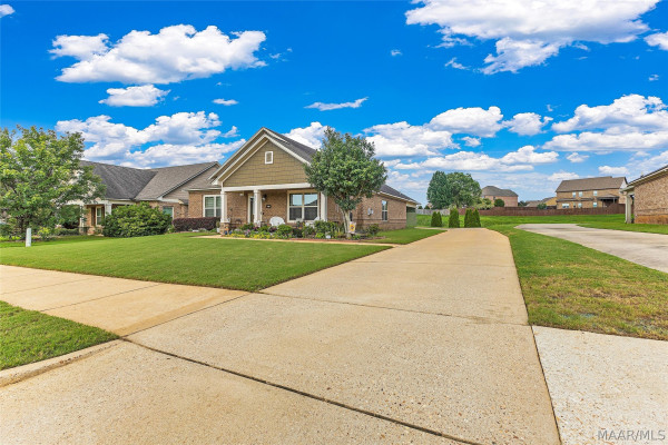 271 Meadowview Lane