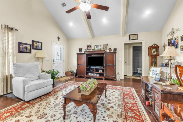 271 Meadowview Lane
