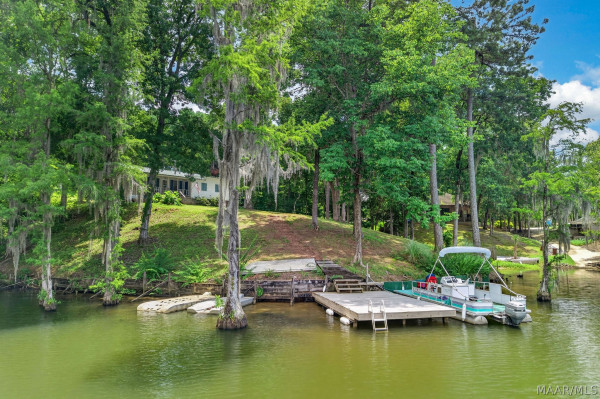 285 Ashwood Drive