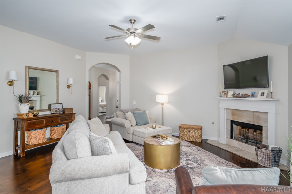 713 Charlemont Lane