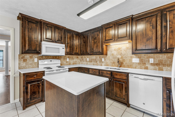 838 Dee Drive