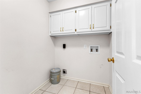 838 Dee Drive