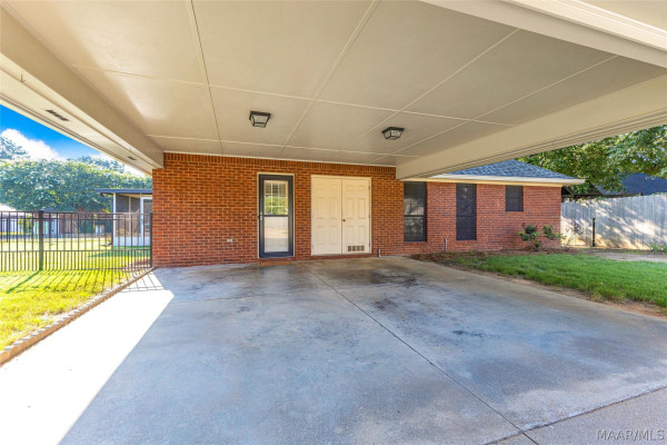 838 Dee Drive